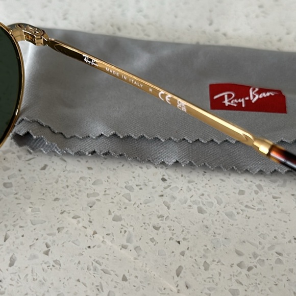Rayban  | Round metal sunglasses slightly used in great condition - Picture 10 of 10